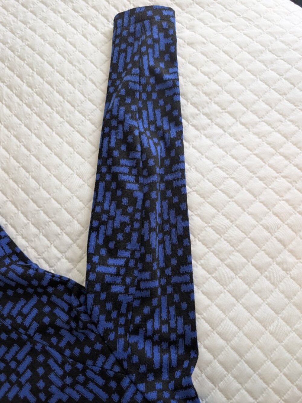 SÃO PAULO 2-Pc Knit Jacket & Matching Silk Scarf Set - 36 - Picture 6 of 13
